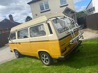 VOLKSWAGEN CAMPER