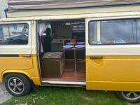 VOLKSWAGEN CAMPER