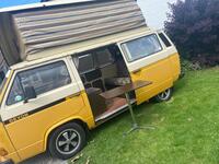 VOLKSWAGEN CAMPER