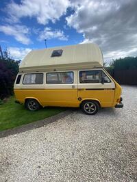 VOLKSWAGEN CAMPER