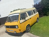 VOLKSWAGEN CAMPER