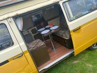 VOLKSWAGEN CAMPER
