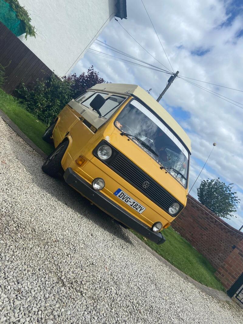 VOLKSWAGEN CAMPER