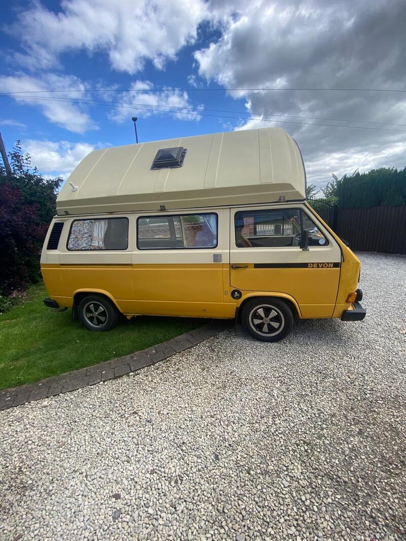 VOLKSWAGEN CAMPER