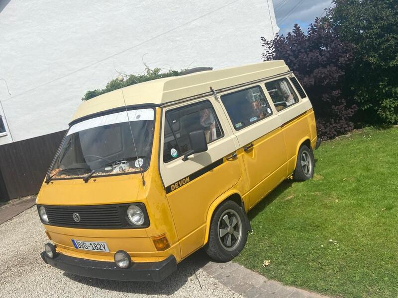 VOLKSWAGEN CAMPER