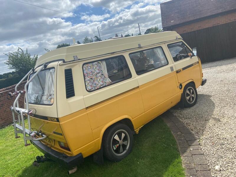 VOLKSWAGEN CAMPER