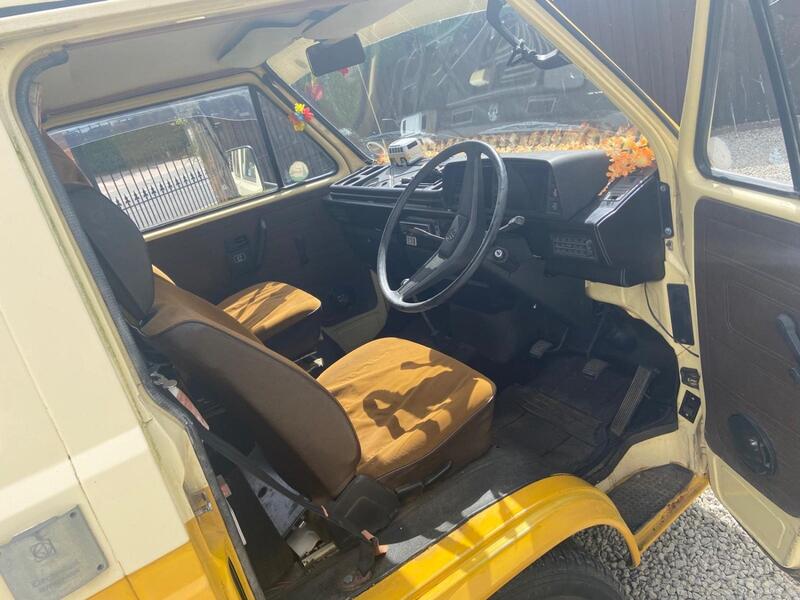 VOLKSWAGEN CAMPER