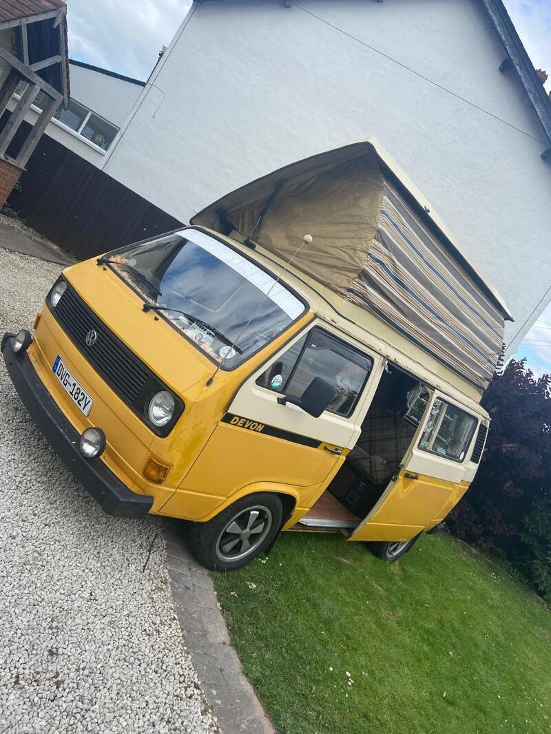 VOLKSWAGEN CAMPER