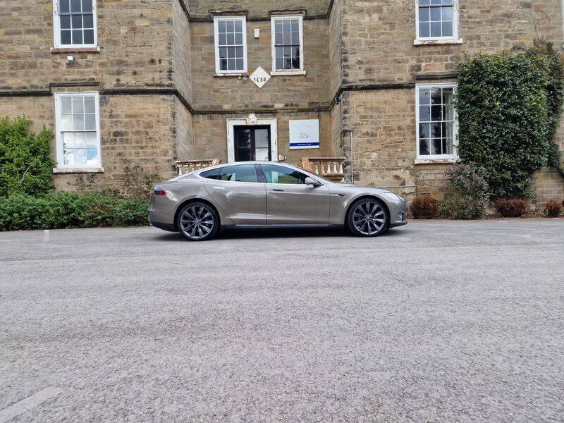 TESLA MODEL S